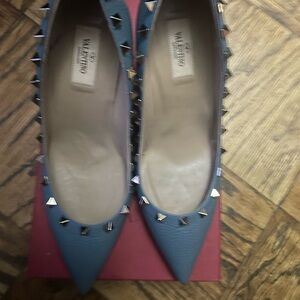 Valentino Rockstud pumps